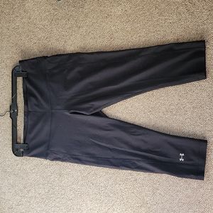 Used Women's HeatGear Armour Hi-Rise Capri